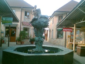 Памятники-фонтан на Староконке